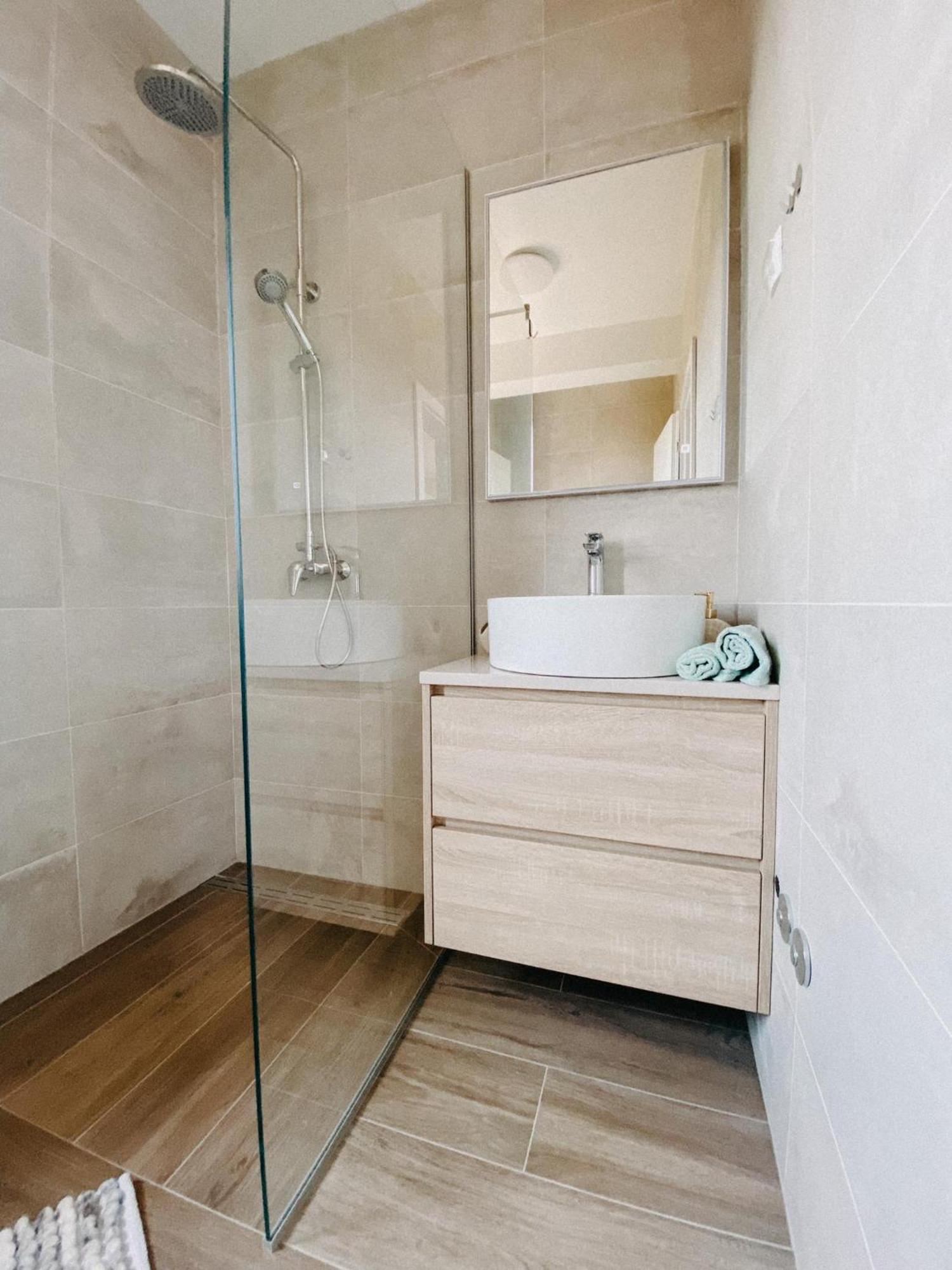 Apartmani Toma Pakoštane Exteriör bild